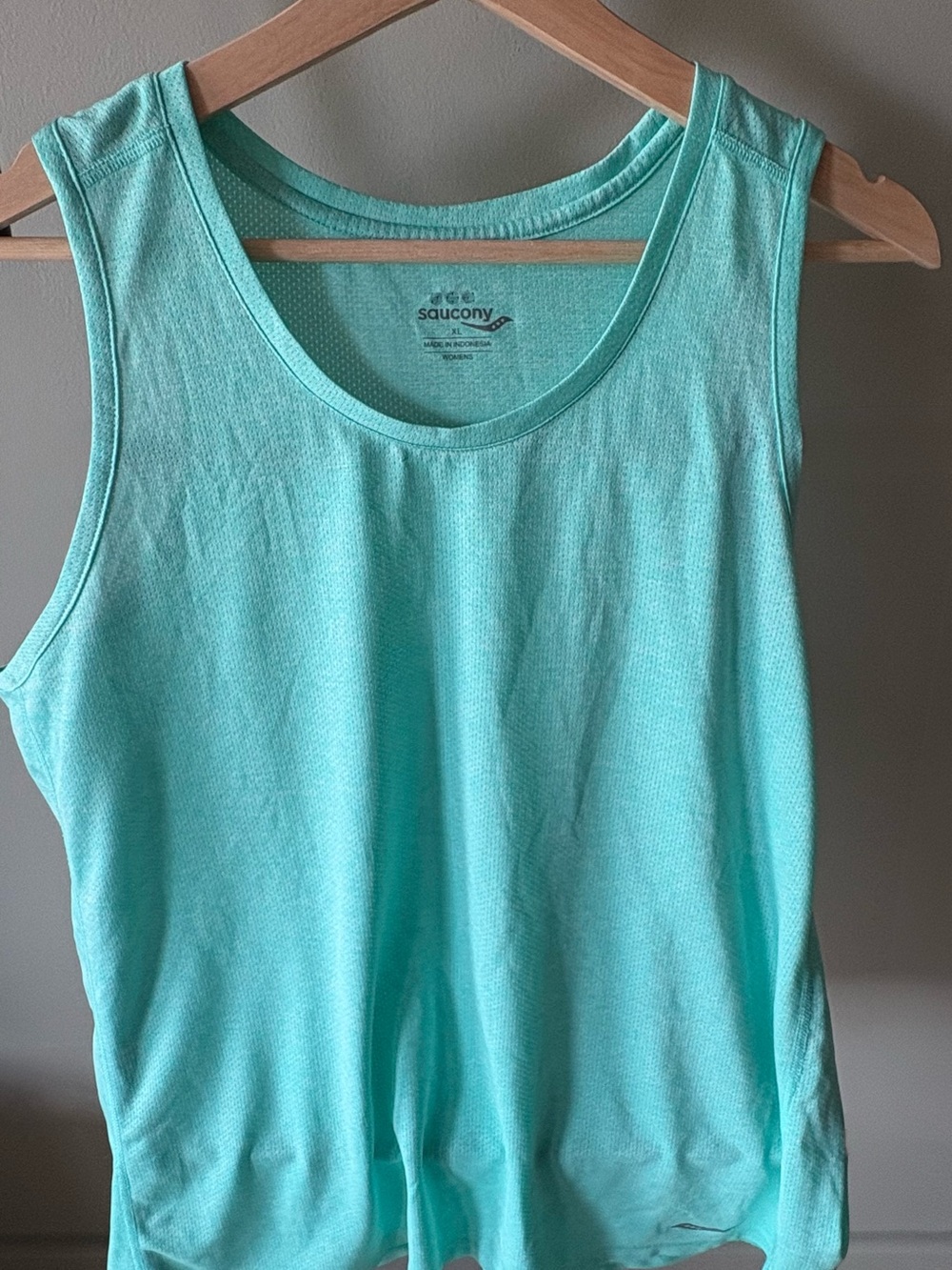 Saucony Women's Aqua Tank Top - Sleeveless Athletic Tee